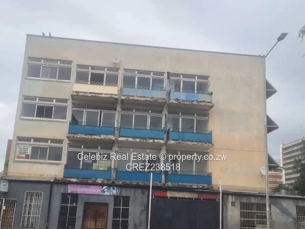 Commercial building for sale 