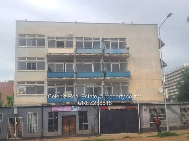 Commercial building for sale 