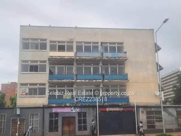 Commercial building for sale 