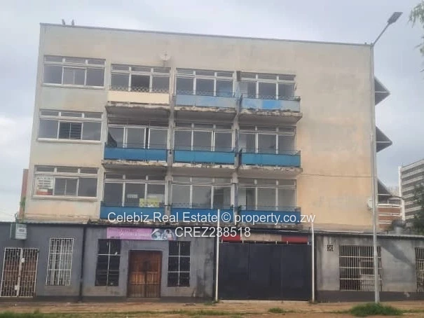 Commercial building for sale 